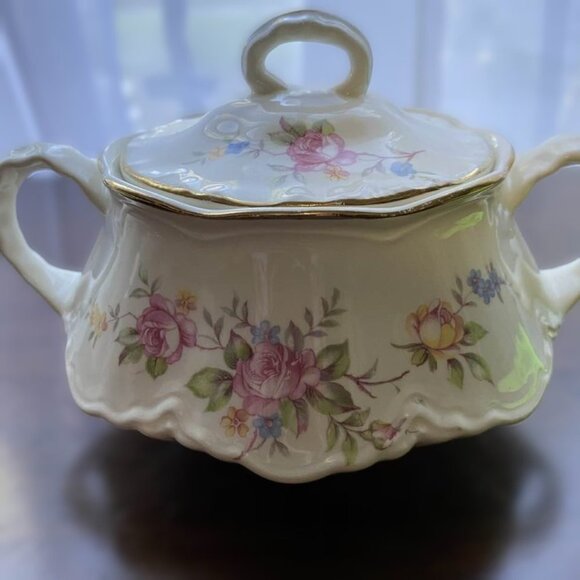 Vintage 1950's Homer Laughlin Priscilla Covered Sugar Bowl and Creamer Set - Picture 3 of 13